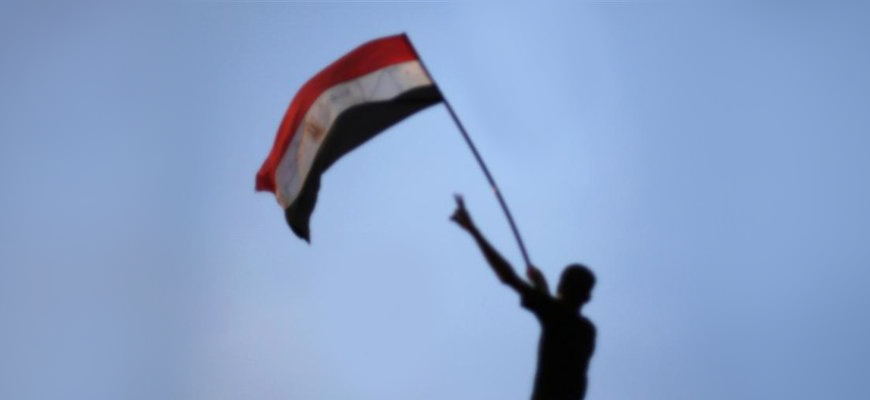 الإسلاميون والشارع في مفترق الطرق