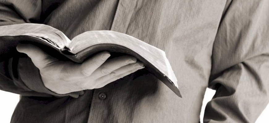 الإنسان والمقدّس في نصوص الأديان الكتابية: قراءة في علاقة المحرّم والمبارك بالمقدّس