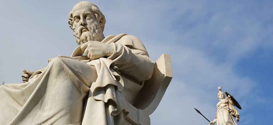 علاقة الفلسفة بالسياسة: أفلاطون والديمقراطية أنموذجًا