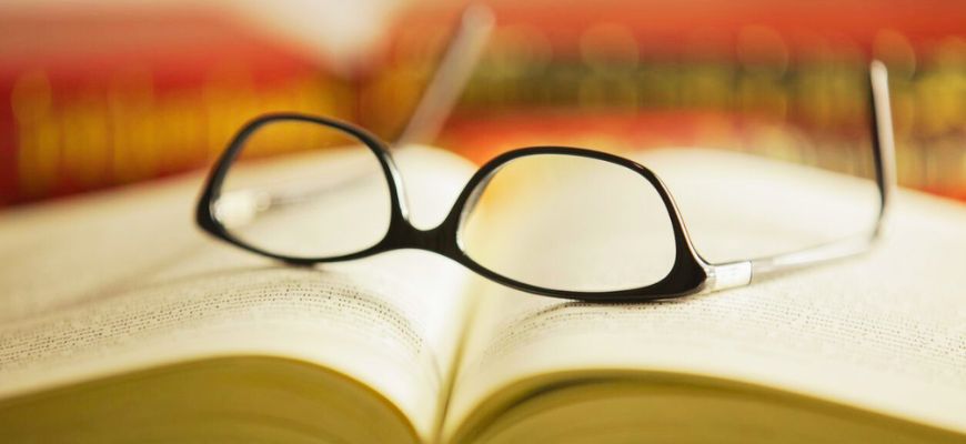 المنعطف الميتافيزيقي للفلسفة التحليلية المعاصرة: إسهامات كواين وكريبكه /ج1
