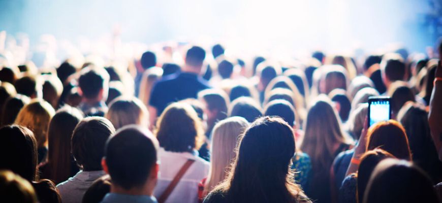 كيف تحولت العقيدة من محرك للحضارة إلى مُخَدِّر للجماهير؟