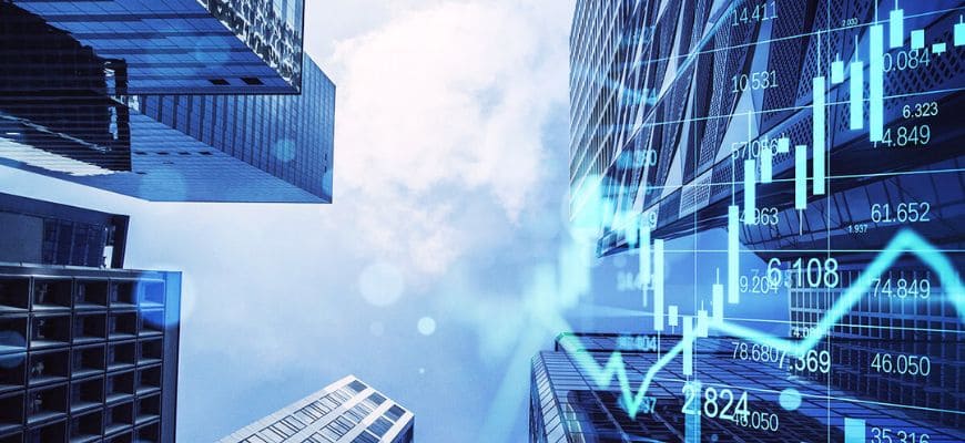 لاهوت السوق: كيف استعارت النيوليبرالية بنى الخطاب الديني لتبرير "النظام الطبيعي" للرأسمالية؟